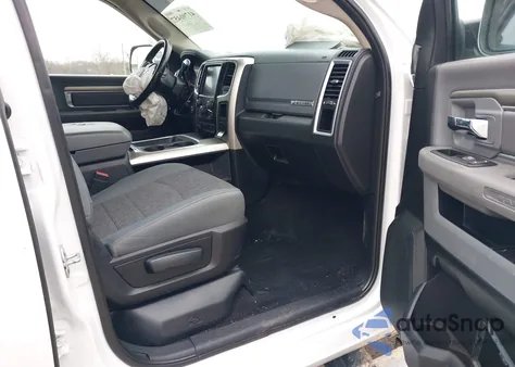 2016 Ram 2500 Big Horn z USA, uszkodzony, nr VIN 3C6UR5DJ4GG281854